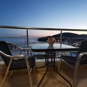 Apartment Dina's, Himare